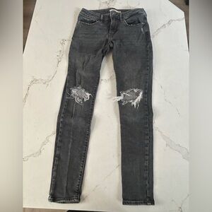 Levi’s 711 Skinny Jeans Black Distressed Knees Size 27